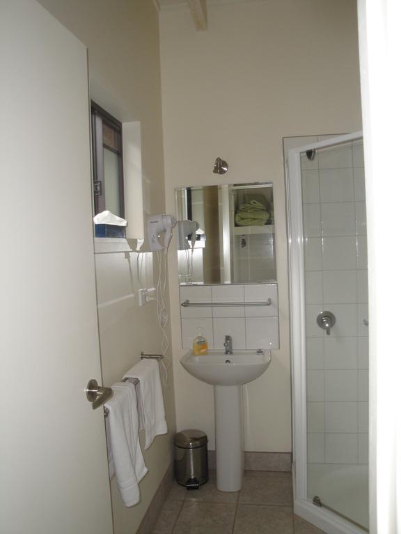 Off Mountain Accommodation Merrijig Room photo