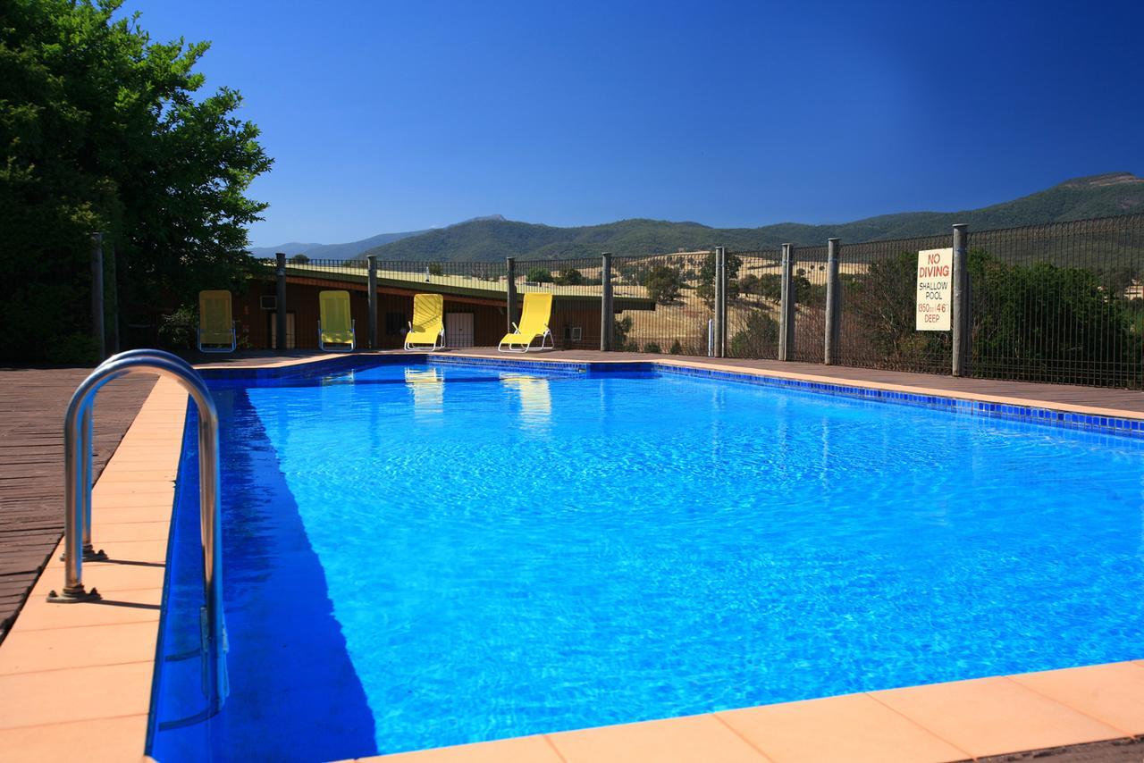 Off Mountain Accommodation Merrijig Exterior photo